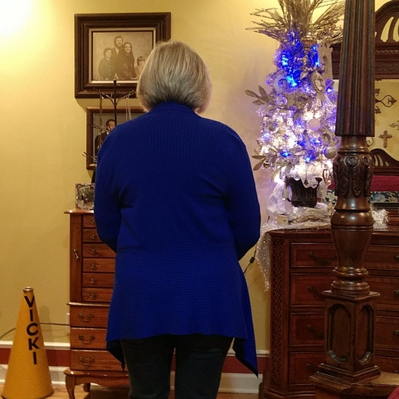 Boutique Sweater - Picture 3 of 7